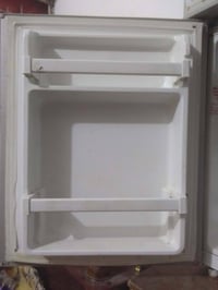 ثلاجة صغيرة • ميسان عبجية • نضافة ٩٠٪