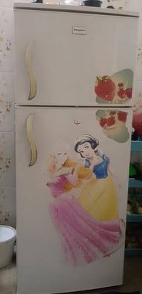 ثلاجة • أجهزة منزلية