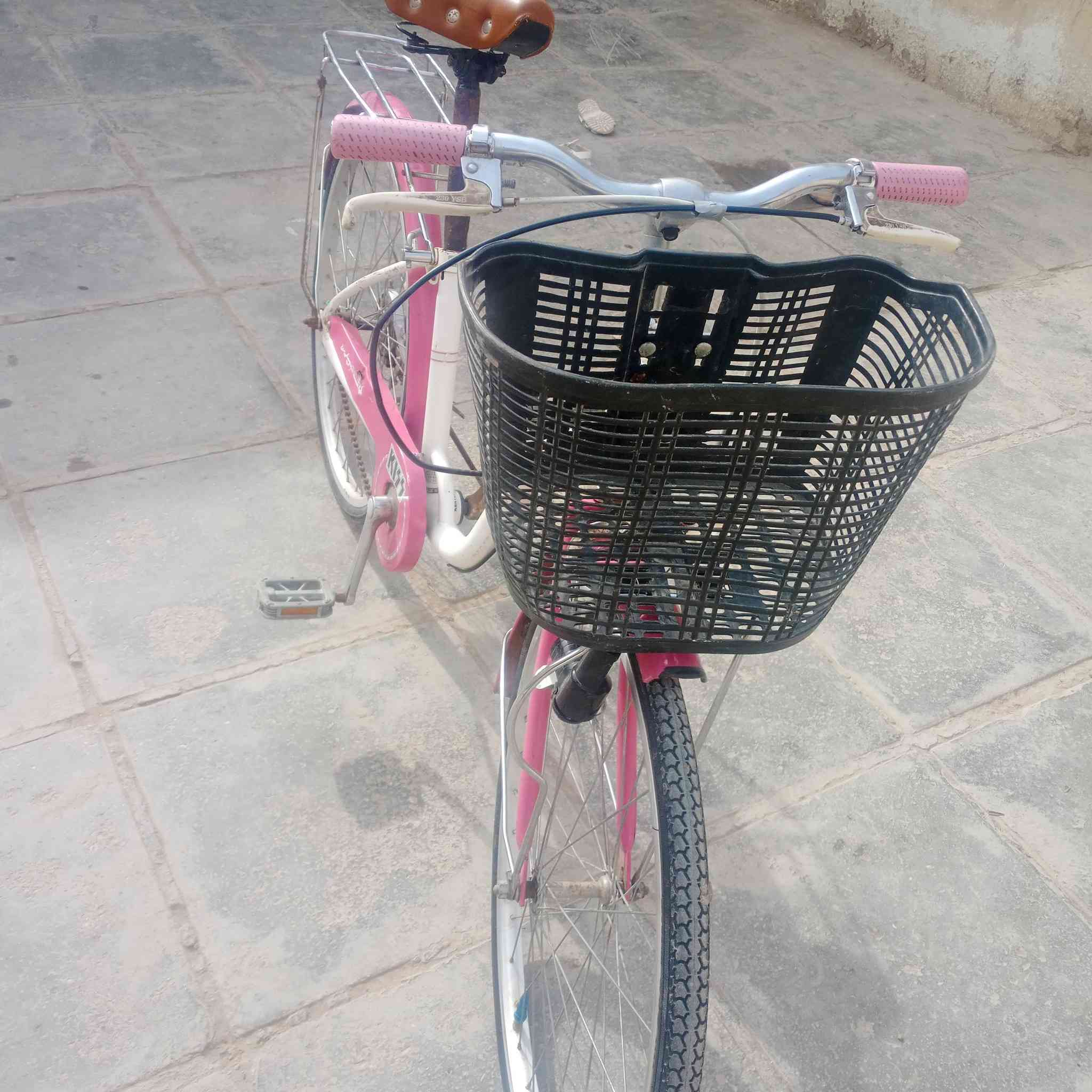 السلام عليكم
بايسكل للبيع موديل 2017
حجم 24 السعر 75 وبي مجال 
مكاني شاميه


**إذا كنت صاحب هذا الإعلان وتريد حذفه لأي سبب، رجاءا أرسل رسالة إلى الدعم الفني**