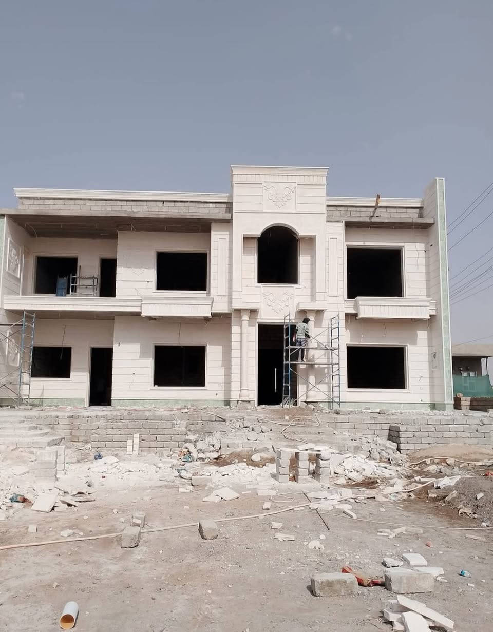 سلام عليكم  خوان  شغل واجهات لي يحتاج كوبنات شبابيج حف ودرز بسعر مناسب الي حب يتصل***********
