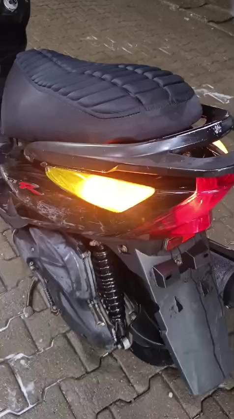 سلام عليكم ماكس ثعلب قبل شهرين نازله رمبه أوراقه ضايعه اتكفلك سرقه من كل شيء دراجه كلش نظيفه مكانه الحريه السعر ٧٥٠ وبيه مجال ***********
