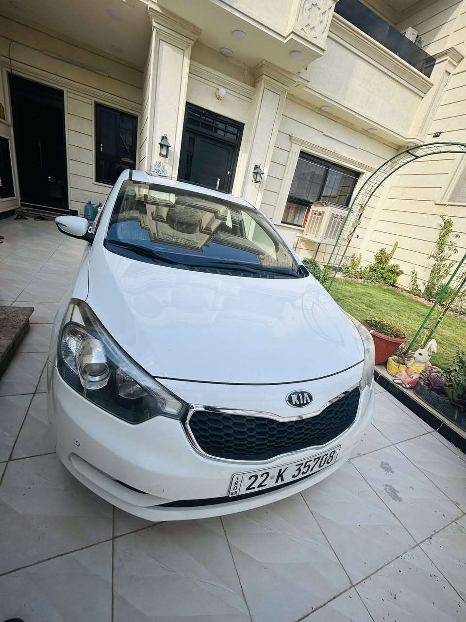 كيا سيراتو موديل 2014 مكفوله كفاله عامه
محرك دوش 1600 DOHC گير ومكينه مكفولات برغي ما مفته
فول مواصفات 
اشاير ترحيب /رادارات امامي وخلفي خلفي وجانبي / كامرا خلفيه شركه /فتحة سقف سلايد /لد امامي نهاري حاجب بروجكترات اماميه/ بگ لايت لد شمعه/ فول تحكمات ستيرن جهتين/ گير اوتوماتيك وعادي وشفتات تحكم بالگير على الستيرن/ حساسات امامي خلفي/ اشاير بالمري مرايات اوتو شفط/ تبريد مركزي قطعتين/ 3 انظمة قياده بالستيرن نورمال وكومفورت وسبورت/ 5 ويل كپ بريك 4 دسكات/ كشن السايق مساج / ..مواصفات خاصه ايرانيه 
تخم تايرات جديد ممتازه تبريد  الشركه البلاديه وياها ...
رقم اربيل دولي الجديد هزه جديده سنويه جديده الى 2029 تحويل او وكاله 

السعر 128$ 
العنوان : تكريت 
رقم الهاتف : ***********
