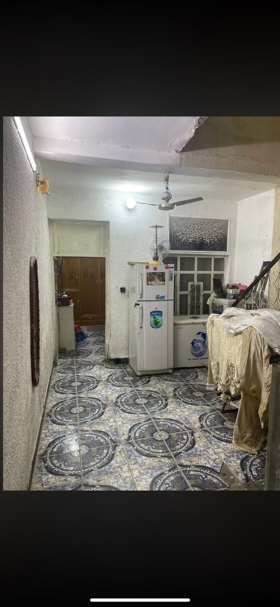 السلام عليكم نصف قطعة للإيجار مدينة الصدر قطاع ١٥ شارع الفلاح للاستفسار الاتصال على ***********
