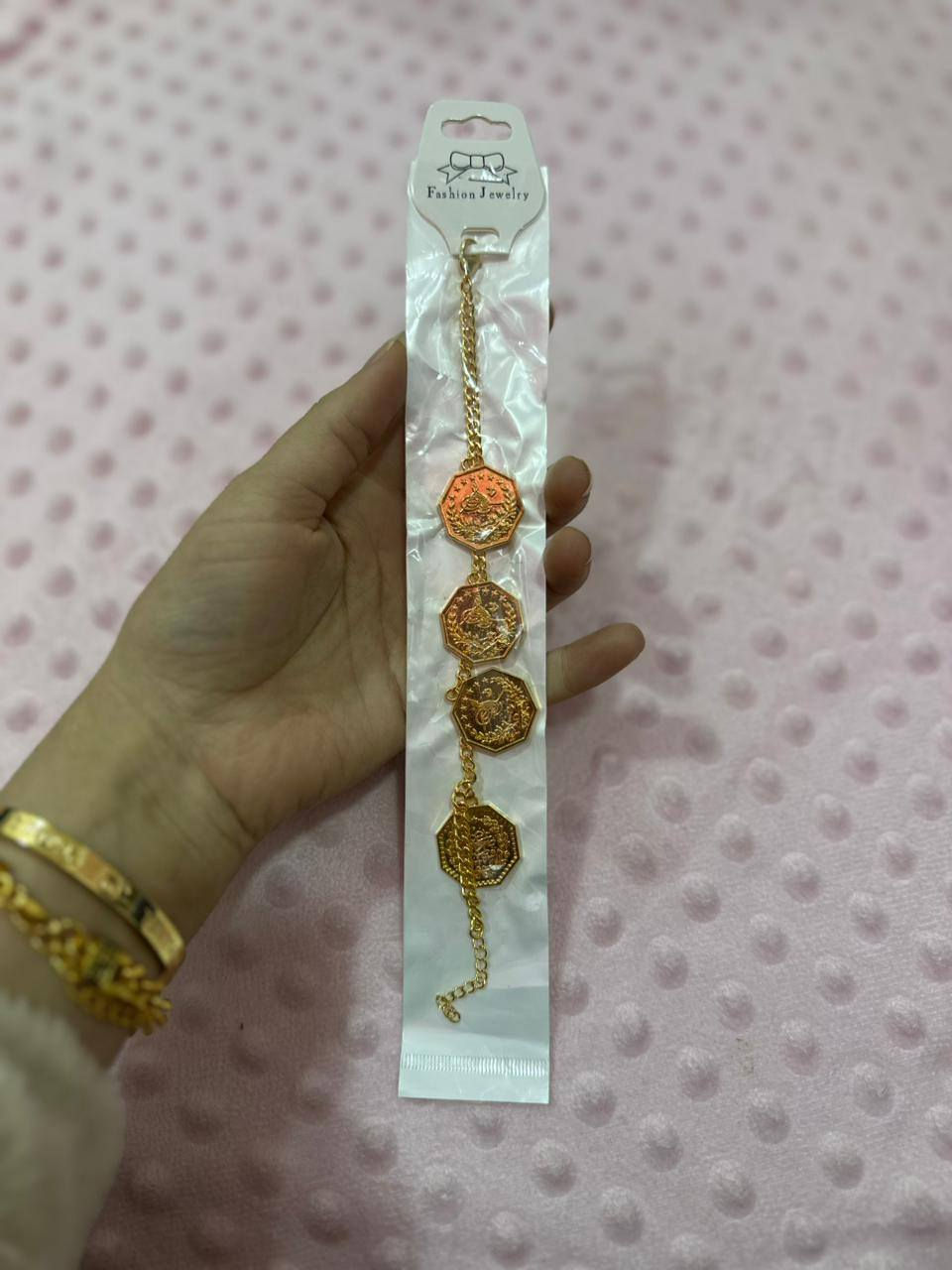 سوار سعر القطعة على الف دينار
يوجد توصيل داخل سبع البور سعر التوصيل الف
رقم/*********** او خاص
