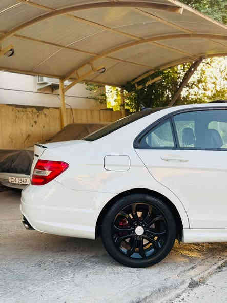 السلام عليكم C350 2012 

الحادث بنيد بدون دواخل 

‎المواصفات: 

‎- فتحة سقف SunRoof 

‎- شاشة وسائط و شاشة معلومات

‎- كاميرا خلفية

‎- داخل اسود

‎- شفتات ستيرن

‎- كشنات جلد تحكم كهرباء

‎- كشنات خزن Memory

‎- كشنات تدفئة 

‎- تبريد قطعتين منفصل

‎- اشارة بالمري 

‎- ستيرن تحكم كهرباء

‎-ماوس تحكم شاشة

‎- سستم صوت هارمن HarmanKardon

‎- ثلاث وضعيات قيادة Sport

‎- مازدات مع بك لايتات AMG 

‎- دوسات و دعاميات AMG

‎تخم تاير جديد و صدرها لوك و التبريد ثلج

‎السعر15.000$ ورقه بيها مجال 

عنواني بغداد المنصور

الرقم  

*********** بغداد
