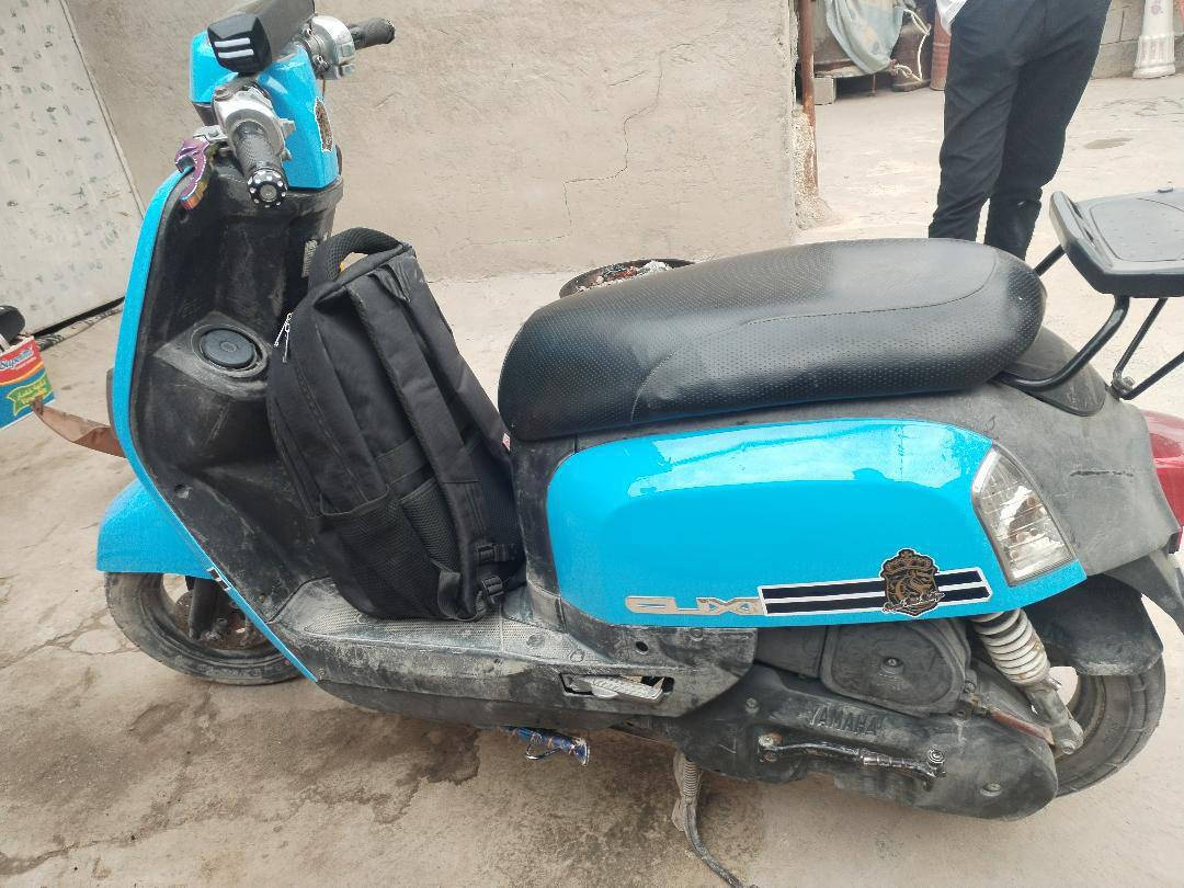 السلام عليكم 
دراجة ماكس بوليس الدراجة على حالة الوكالة محرك ما مفتوح كفرات تجاري والبلاد موجود وغراضة البلاد موجود الدراجة شكو شغلة بلادية الها موجودة وتجي وتفحص وجيب وياك فيتر وتعال 
السعر: 975 وبيها مجال بسيط 
العنوان: كربلاء أمن الداخلي 
للأستفسار: خاص او على الرقم *********** اتصال فقط
