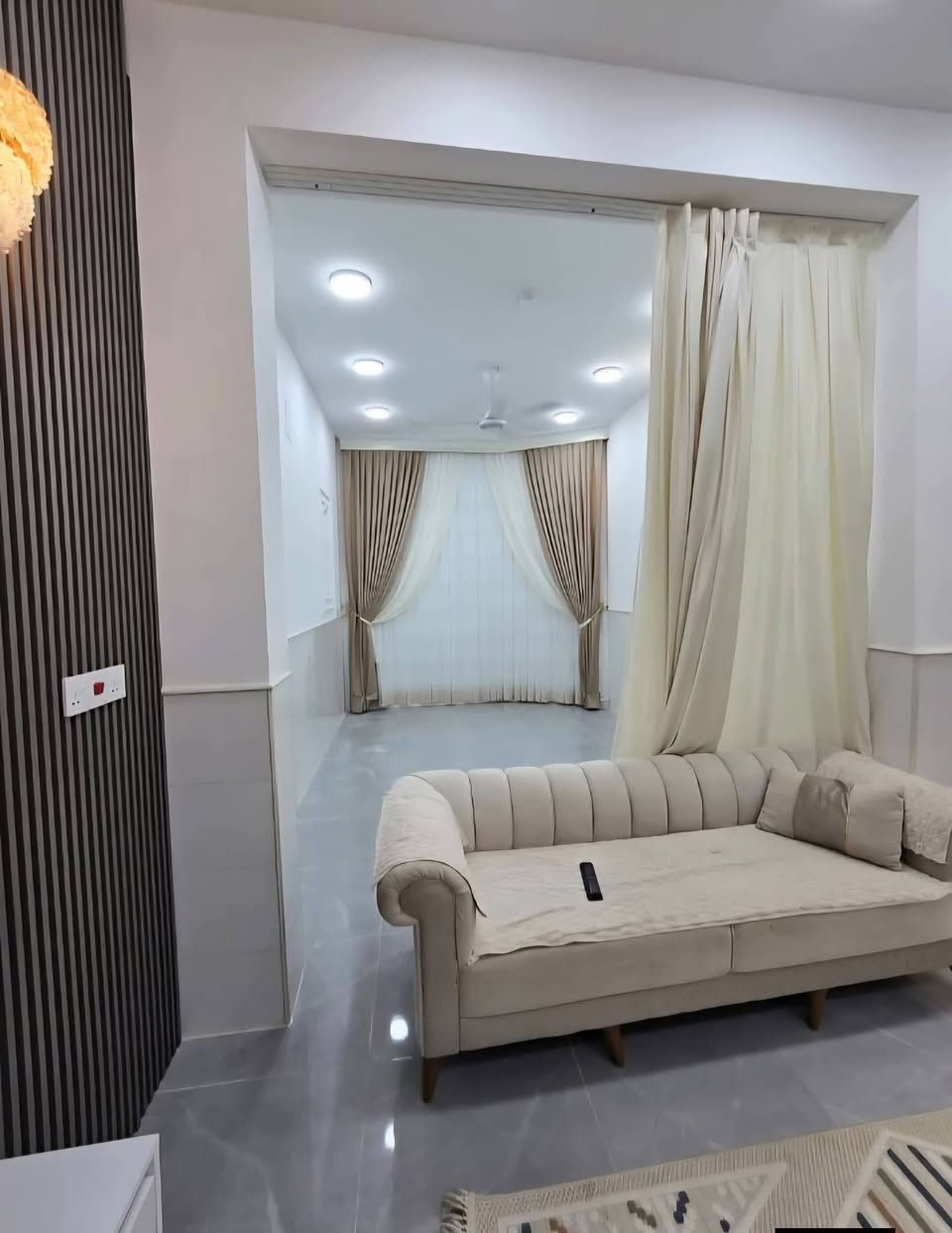 السلام عليكم بيت للبيع كربلاء المقدسة حي العباس فرع الول قرب اسواق النخله 100متر 3فرف بناء جديد درجه اوله الاستفسار  ***********.    ***********. واتساب موجود
