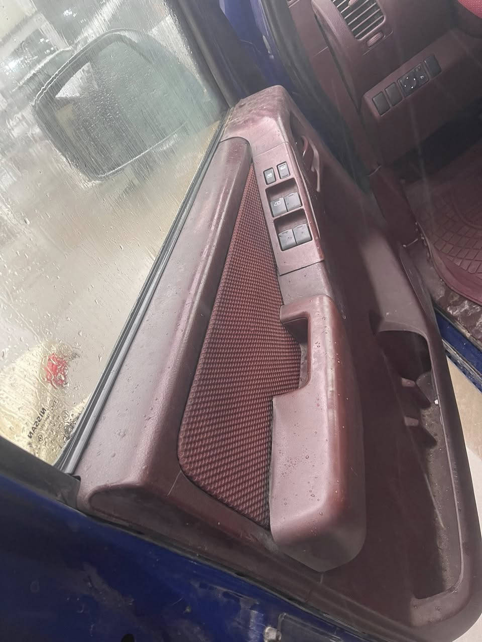 سلامًً عليكم نيسان نافره لبيع كير محرك. بطه كفاله بدون صبغ بدون جراد حداديه خير من الله السياره جاهزه من كل نواحي رقم سلمانيه رقم بسمي لاستفسار عل هذا رقم. ***********لتواصل. واتس موجد ورقم شغال سعر سياره 80ورقه وبيه مجمال بسيط
