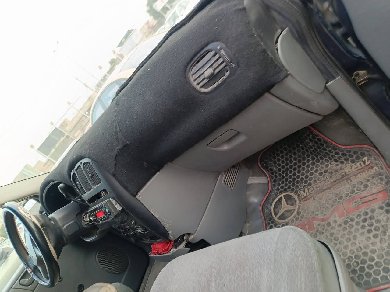 سلام عليكم دوج كرفان بترا موديل ٢٠٠٠٥ محرك كير لوك صدر لوك داخلها كلش حلوه ترايهة  حلو تبريد عاطل سبعة راكب رقم بغداد دولي هزة جديدة تحويل مباشر السعر ٥٧ وبيه مجال للطيبين رقم الهاتف *********** بغداد ***********
