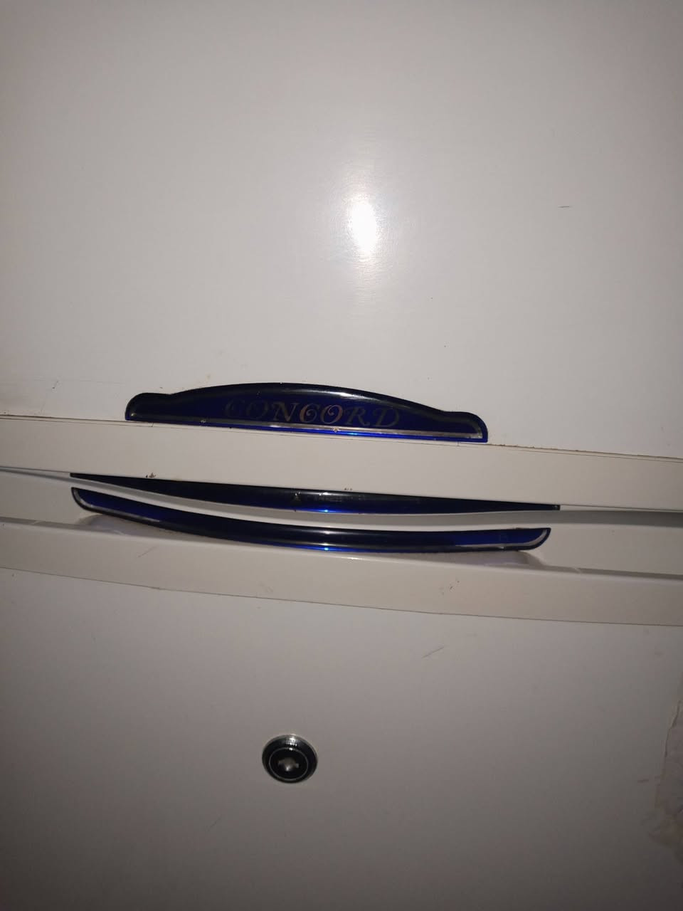 ثلاجه للبيع تشتغل بس ما بيها غاز سعر 50 الف ‏‪***********‬‏الايمن حي التنك
