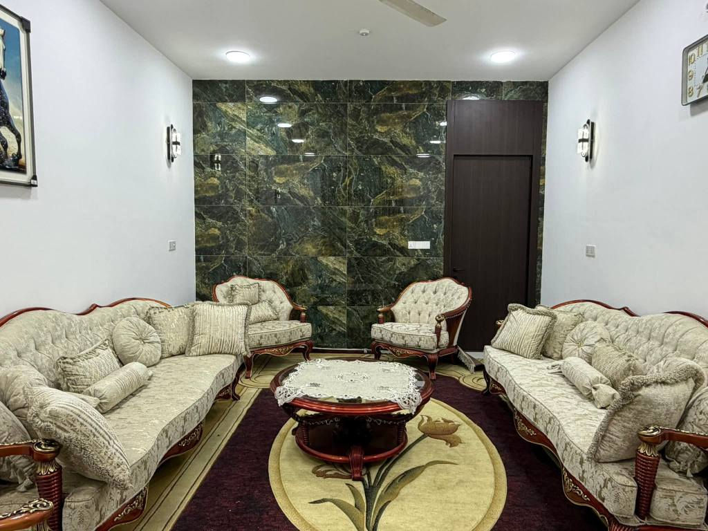 #مطلوب_للأسكان

🏠 / دار للبيع مساحه ٢٠٠ م طابو صرف 

           واجهه ١٠ م / نزال ٢٠ م 

🧱 بناء حديث درجه أولى

الطابق الاول/ مطبخ . أستقبال . هول . غرفتين . مجمع صحيات . كراج 

الطابق الثاني/ ٤ غرف . هول . مجمع صحيات 

🌏 الموقع / شهداء حي الامام قريب من شارع الكابينات 

للأستفسار أكثر مراجعة مكتب 
#عقارات_أراضي_بابل_الخضراء للمقاولات العامه والتصاميم الهندسية 
شارع ٦٠ .. عمود ٣٠٠ .. مقابل أستدارة علي بقلي 
الشيخ حازم 
وسام محمد 
أبو حيدر / *********** حلة, بابل
