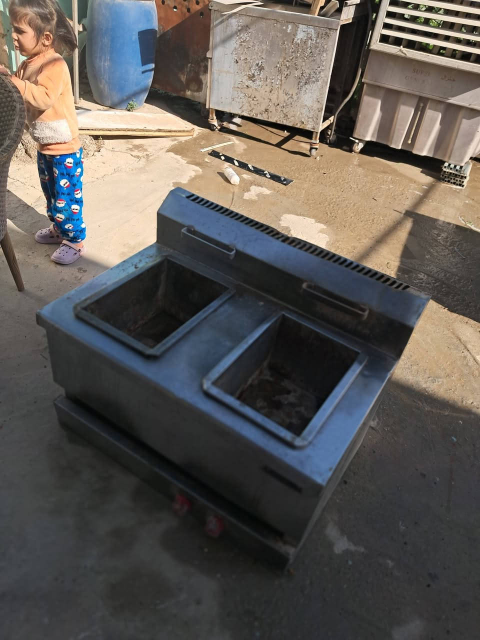 اغرض للبيع بغداد زعفرانيه***********
