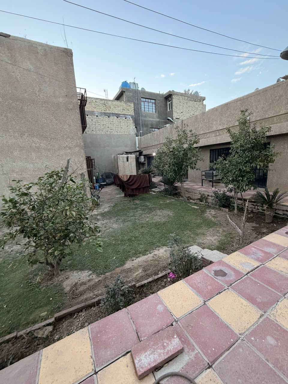 للايجار في السيدية لدى مكتب الاعتماد الهندسي للعقار
————————————————-
#للايجار بيت مساحة 450م يحتوي على 

غرفتين نوم 

صالة ومطبخ

خدمات 

وحديقة وكراج 

يصلح سكن .اومخزن
——————————————-
للاستفسار:***********
