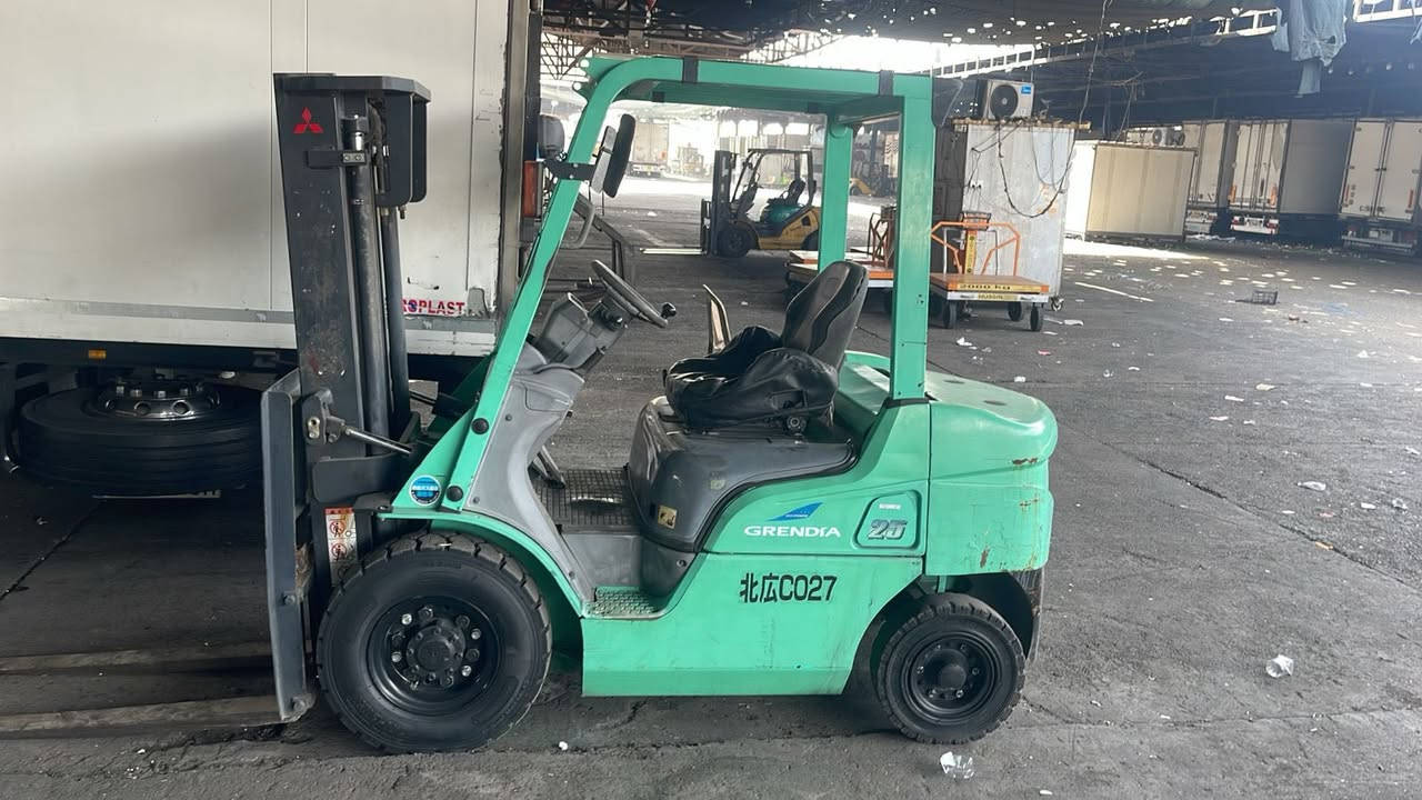 السلام عليكم للبيع رافعة شوكية ميتسوبيشي 2.5 طن موديل 2009حركتين دخولية إلى العراق 2024   العنوان بغداد علوة الرشيد للأستفسار على الرقم التالي ***********
