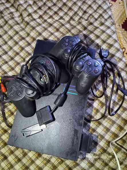 السلام عليكم
سوني 2 للبيع جديد استخدام اسبوع 
بس اليده مكسوره و بي مجال
السعر خاص العنوان حي النهضة 
***********
