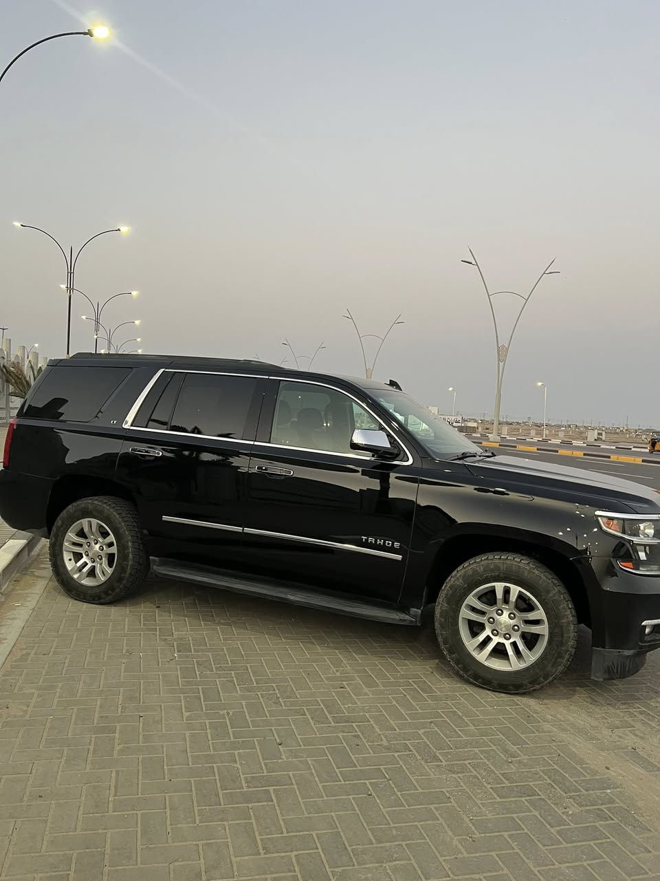 السلام عليكم
تاهو وارد امريكي 2019 كفاله عامه فقط بارد بل جنطه 
مواصفات Lt السياره حيل جديده  
كير محرك تبريد اكسل كله كفاله شرط الفحص 
شاشه جبيره 
شاشات خلفيه 
مقاعد تدفئه تبريد 
كشنات جلد 
جنطه شفط 
حساسات امامي خلفي 
رقمها نينوى باسمي تحويل ثاني يوم 
مكان السياره بصرة زبير 

السعر 355 وبيهه مجال 

***********
