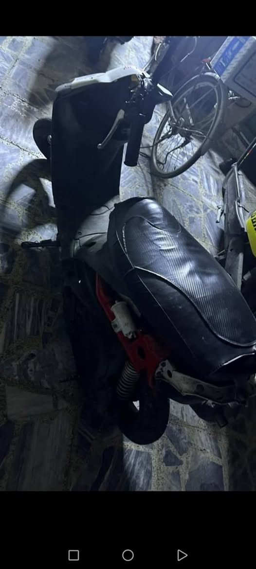 سلام عليكم دراجه لبيع سعر ٣٠٠ بيهة مجال للطيبين رقم *********** بكاني رستميه وره مرور بيهة عرموطه طاكه
