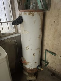 سخان • نظيف وشغال • قابل تفاوض