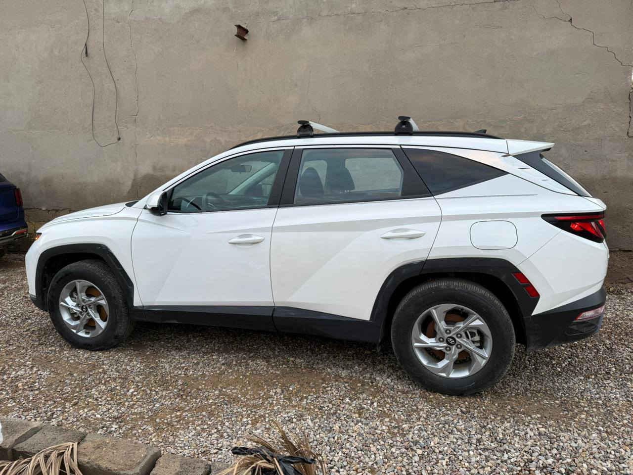 السلام عليكمالسلام عليكم
للبيع هيونداي توسان 2024 فول دفع رباعي
2023 Hyundai Tucson, SEL, AWD
اللون أبيض ، فول  ،  وارد أمريكي ، رقم اربيل  ، تصليح وتبديل البونيد والدعامية ، تصليح وصبغ جزء من الجاملغ والباب الامامي والخلفي ، ماشية 19 الف ميل  ، بصمة تشغيل ، بصمة أبواب ، نقاط عمياء ، دفع رباعي  ، هاند بريك دكمة ، اوتو هولد ، محرك 2500 ، کشنات كهرباء مع تخزين الجلوس السائق ، تدفئة الكشنات ، جنطة كهرباء ، تحديد مسار ، تبريد قطعتين ، مانع انزلاق ، نزول منحدرات ، نظام ABS ، نظام فحص ضغط الاطارات ، اربع وضعيات قيادة ، لد امامي وخلفي 
السعر 195 ورقة مع الرقم وبيها مجال
بغداد
رقم الهاتف ***********
