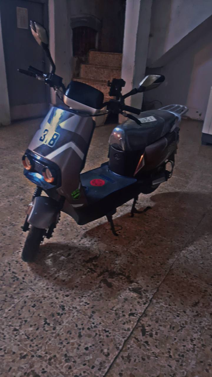 السلام عليكم دراجة شحن. 318 للبيع فقط السعر 550وبي. مجال شي. قليل


**إذا كنت صاحب هذا الإعلان وتريد حذفه لأي سبب، رجاءا أرسل رسالة إلى الدعم الفني**