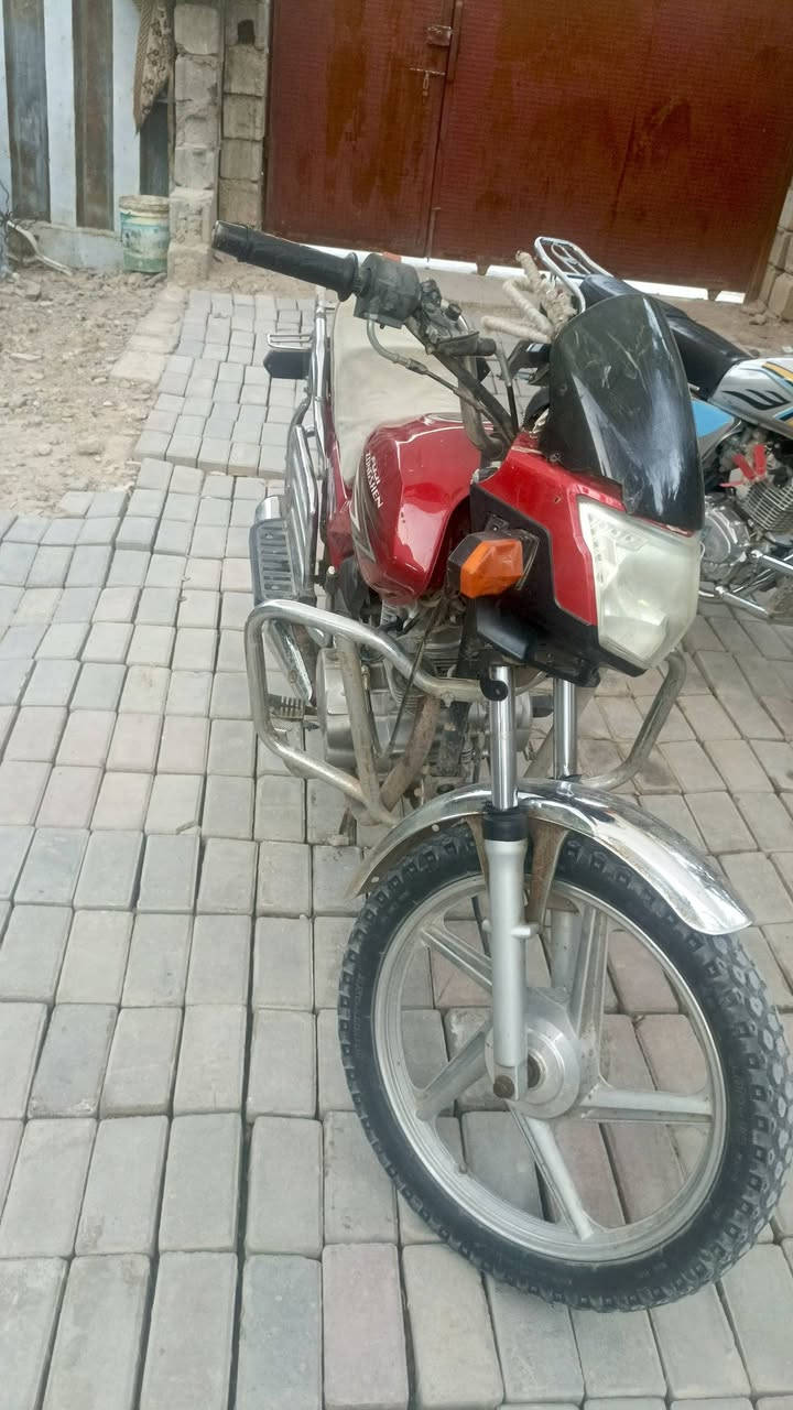 السلام عليكم دراجه فوجن موديل 20 دراجه محرك ناعم شعلعه ومعدل أوراق اصوليه بوجهك اترقم اصولي مو كلك تايرات جدد السعر 550 مكاني ديالى بعقوبه رقم الهاتف ***********
