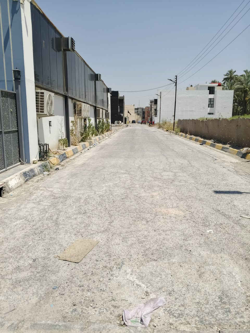 قطعة ارض للبيع ع كورنيش سند 25 ملك صرف..  تبعد ع شارع الكورنيش ٥٠ متر
المساحه 220 متر .  . سعر المتر 900.. للاستفسار الاتصال***********..
