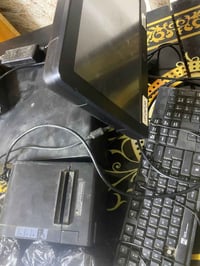 جهاز كاشير شاشه لمس مع برنامج عربي كامل مع طابعه فواتير مع ٤ رولات ورق...