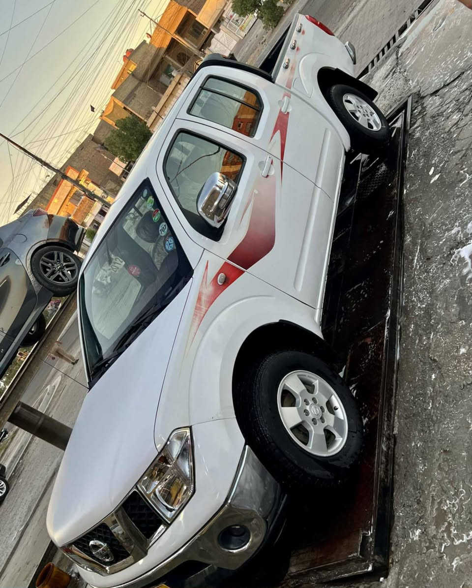 من رخصة الادمن
نيفارة 2009
رقم سليمانية تحويل ثاني يوم وكالة موجودة بسمي بيه بابين جهة السائق مبدل
السعر85بيه  مجال مكاني بغداد. 
***********
