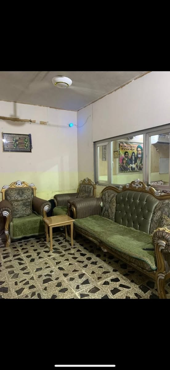 بيت لبيع مساحة ١١٥ متر واجهي ٥ونص طابق ونص ونزل ٢٣ العنوان النعيرية يم شارع المدارس طابو صرف السعر ١٩٠ بية مجال رقم الموبايل ***********
