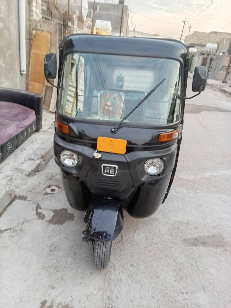 سلام عليكم تكتك مديل ثنين وعشرين مكينه مكفوله ولكشر كدامك ***********
