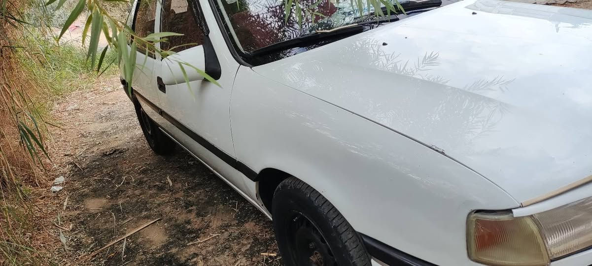 اوبل فكترا للبيع كير اوتوماتيك محرك 2000 موديل 93 بلاديه السياره مابيها رقم أربيل نقص السعر 50وبيها مجال اتصال ***********
