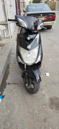 الدراجه ليد نقصها بالسلف 900 وبيها مجال سكني بغداد حي العامل 077124911...