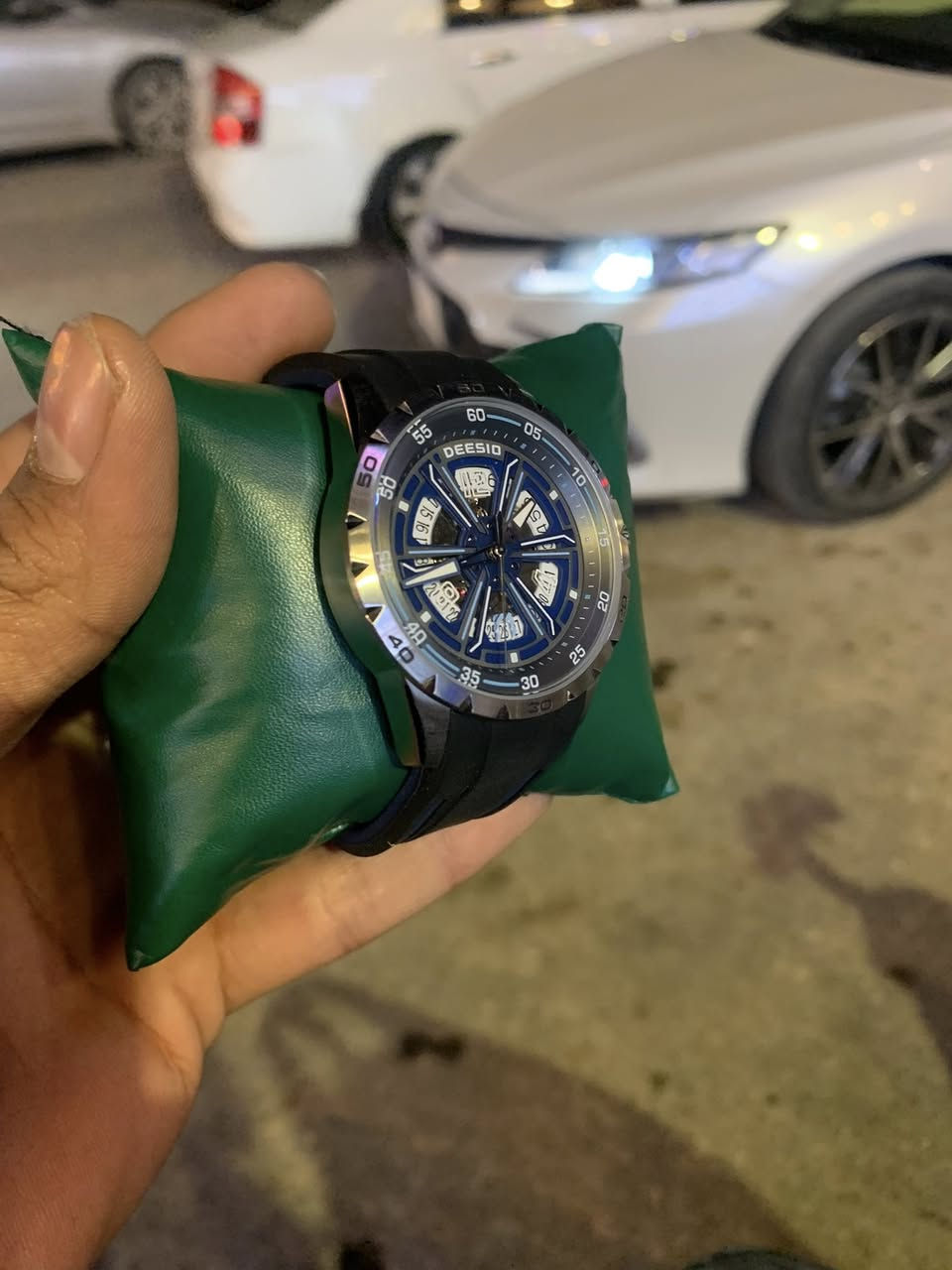 ساعه ديسيو اوتماتيك ضهر كشف  جديد غير مستخدم كامل 

مرفقاتها #مزاد يبدي من ٣٥ وشكد متوصل ابيع ساعه غاليه حبايب بل عافيه على ياخذها


**إذا كنت صاحب هذا الإعلان وتريد حذفه لأي سبب، رجاءا أرسل رسالة إلى الدعم الفني**