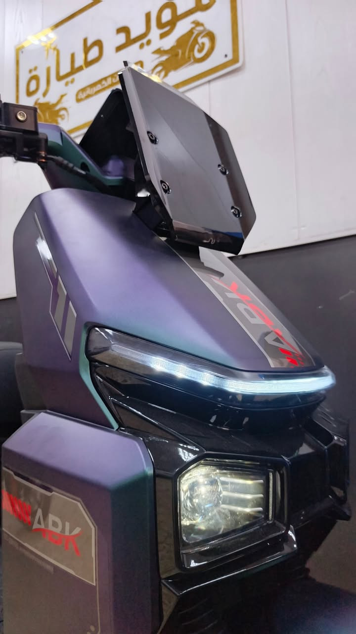 السلام عليكم ورحمه الله وبركاته ❤️❤️ 
الدراحة التي ستصبح رقم 1 بالعراق 
‏ارقى انتاج..🔥🔥 اصلي وليس سوقي 🔥🔥
‏بامكانك العيش مع تجربة حقيقية من ارقى الانواع
‏دراجة شحن الملكة الاصدار الحديث عقل اكبر  بطارية گرافين ٣٢❤️❤️
السرعة 90
الملف2000 واط حقيقي 
اطارات حجم 12 جودة عالية
شاشة اندرويد وجميع العطلات مع مانع انزلاق 
تقطع مسافة ٥٠...٦٠ كيلو حسب الظروف والجو
بلاستك مقاوم للصدمات
تتحمل الاوزان الثقيلة 
مساحة تخزين واسعة. تشغيل كارت وبصمه
السعر تم الخصم بدلا من ١٢٠٠ صار السعر مليون و ١٠٠ سعر ثابت لاختصار الوقت لطفآ ❤️ ❤️ 
ضمان سنة ونصف ملف وبطارية سنة 
يوجد توصيل 
يوجد اقساط  ***********
تقاطع مستشفى الكندي قرب النساجون للمفروشات باتجاه ساحة بيروت 
كشن جلد متين ومريح للجلوس 
دبلات هايدروليكية مرنة جدا للمطبات
