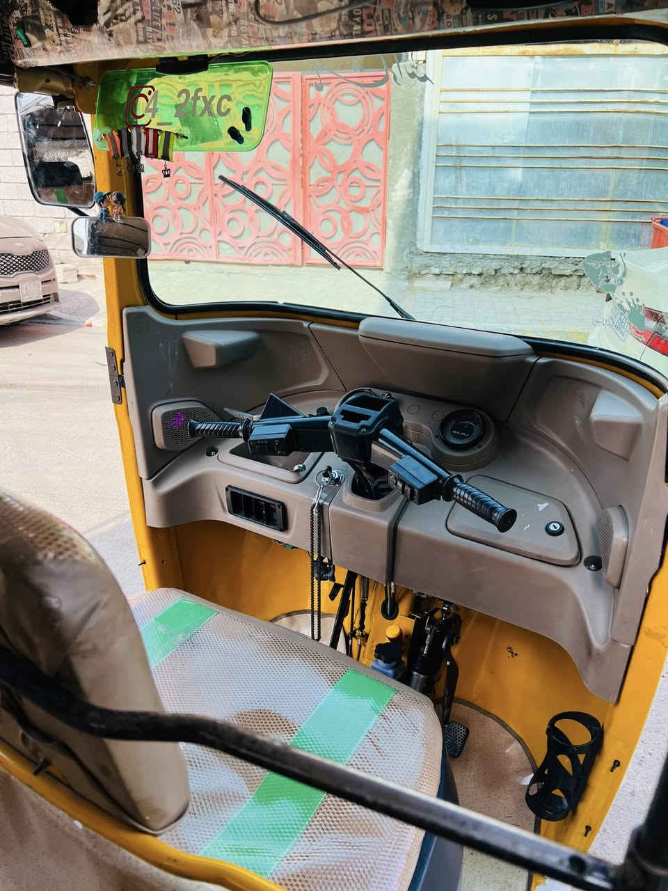 سلام عليكم تكتك للبيع 21محسوبه على 22 تكتك خير من الله مكينه كير كفاله. رقم رسنويه إنكليزي (كربلاء ) بسمي تحويل مكان بغداد الشعب قريب على سما بغداد بيه ملاحضه او قطه صبغ  مشر بصوره 
السعر 8 ملاين وبيه مجال قليل 
رقم الهاتف ***********
