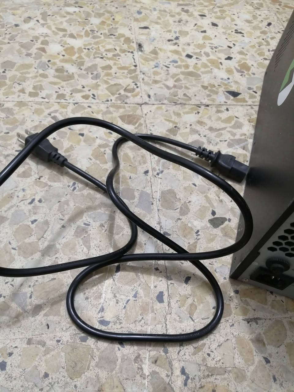 السلام عليكم
UPS 2KV ONLINE
جهاز نظيف كامل وية البطاريات
السعر 190
رقمي ***********
