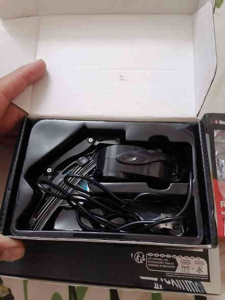 ماسحه للخوذه فدشي راقي ومفيد قطعه وحده عندي من النوادر مكاني بغداد عامريه للاستفسار  
واتس اب فقط ***********
