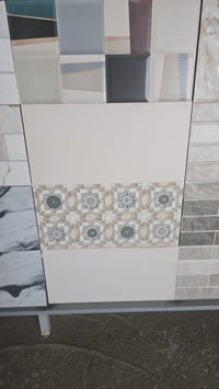 تخفيضات  تخفيضات  سيراميك هندي  ٣٠×٦٠ تبدي الاسعار من ٣ الف الى ٦٧٥٠ ب...