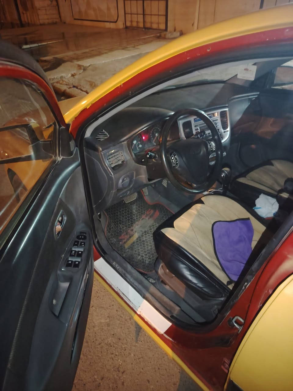 السلام عليكم 
كيا برايد تاكسي 2009للبيع رقم انبار شرط التحويل هيئه وغرمه صغر السياره فول مواصفات ماعده الفتحه بدون ضرر السعر اتصال الرقم 
***********
***********
