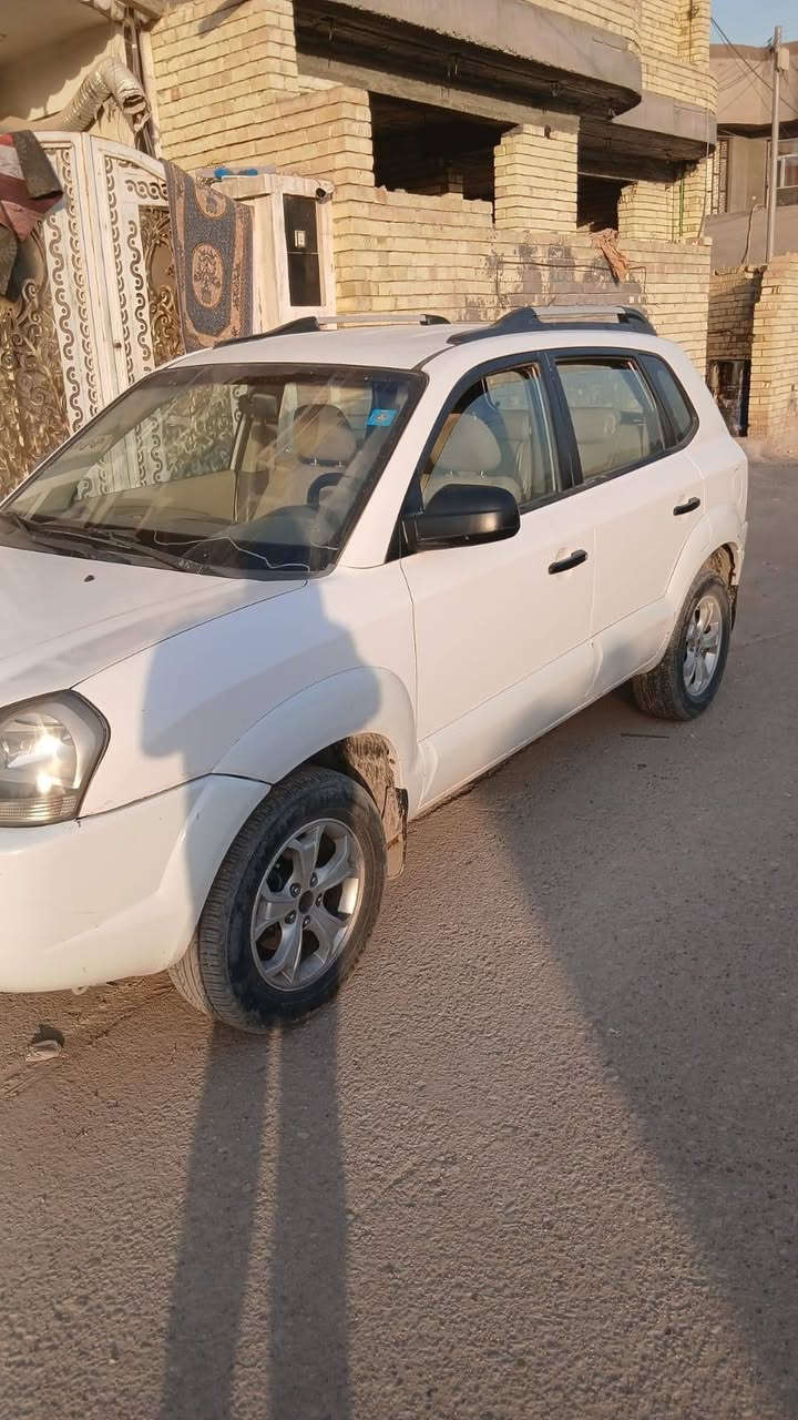 توسان 2009 خليجي 6 سلندر  فور ويل  بنيد فقط صبغ بدون حادث تبريد ثلج العنواد الدوره السعر 95 وبيه مجال ***********
