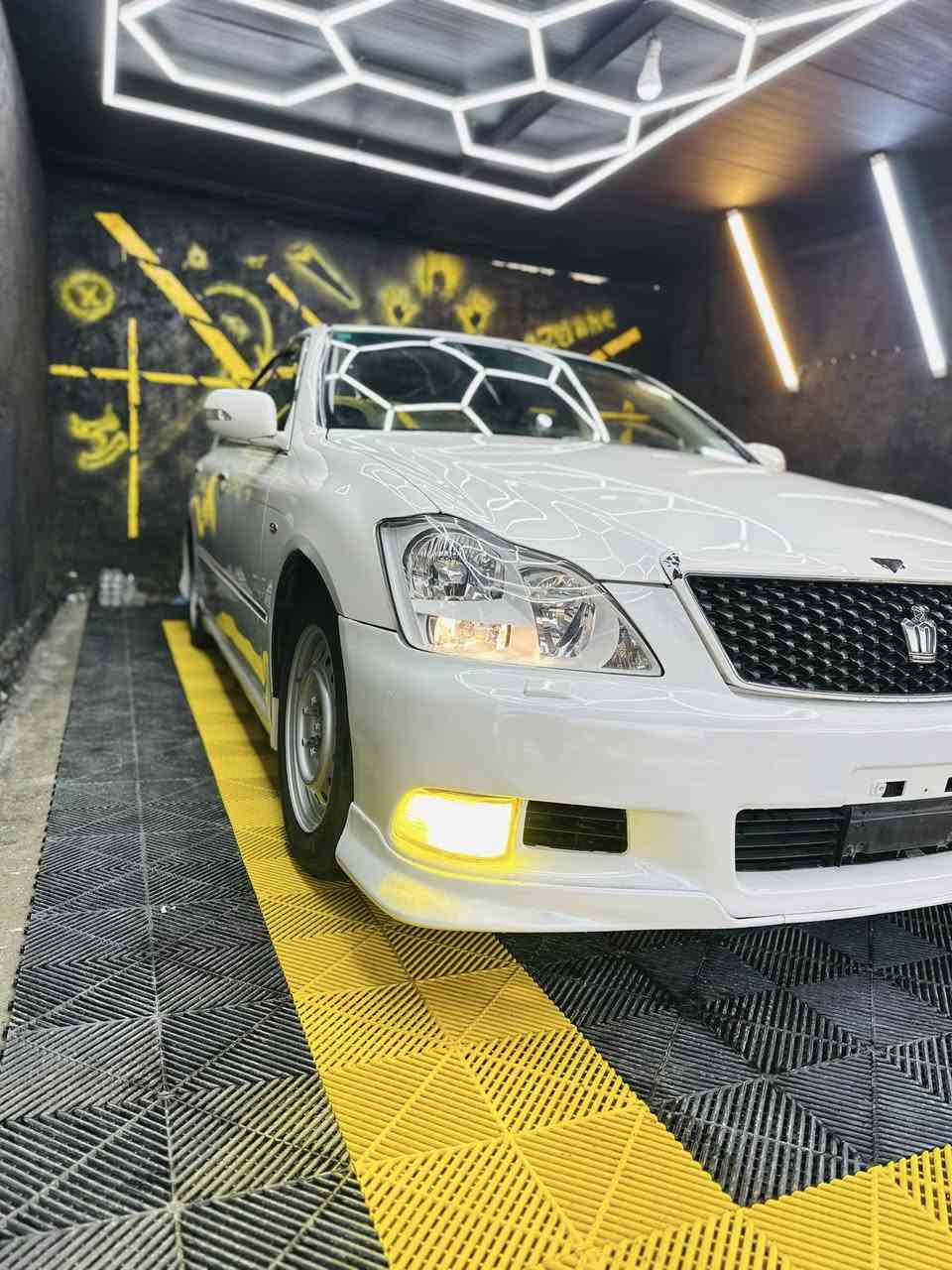 السلام عليكم من رخصة الادمن..
شاهينه اثلت للبيع
سيارة كفالة من الكصة والنقل بس ضربة جاملغ امامي جة العبري
فول موصفات
فتحة
بطن جلد صاج احمر ملكي
مكينة وكير صارلي شهرين من شديتهن
حدادية وتخم تاير وباتري كلة جديد 
السيارة حلوة وكلشي جديد بية
السعر150 وبي مجال
***********
***********
المكان النجف،كوفة ناحية الحرية
