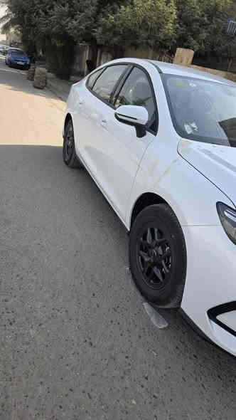 سيل فايف للبيع مرقم وكامل ماشي 1400(السعر ١٩ مليون )بغداد الشعب(***********
