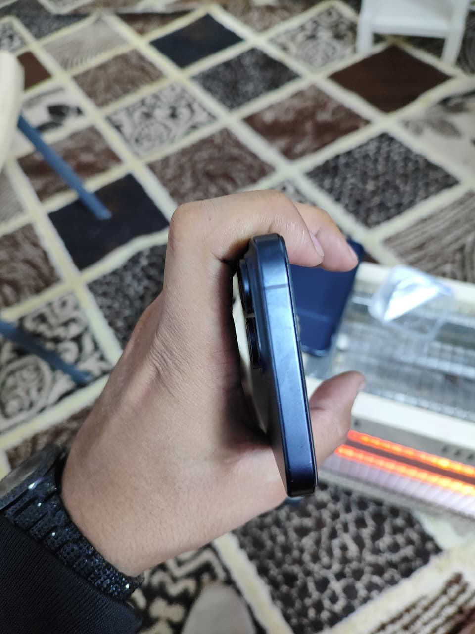 يالله. 🧡

ايفون. 15. برو ماكس. بلادي. الجهاز. كلش كلش نضيف كامل ملحقاته
ذاكره. 256. 
بطاريه. 86. 
نضافته. مليار. شخط مابي. 
للبيع 
السعر. مليون. و100 الف دينار. فقط وبي مجال قليل. 
عنواني. فلوجه. 
للأستفسار.***********
***********
