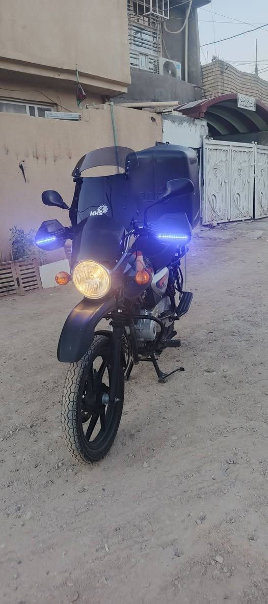 سلام عليكم شباب عندي هاي بوكسر دراجة وكاله جاهزة من كلشي بلوجكترات قاعدة مبايل سمعات طافيه صندوق يعني كبل الشارع موديل 2021
بس حسبالك 25 البيع بسمي رقم أو سنوياً زوج لوحات نكليزي 
بس دراجة بيهه خيط كلش خفيف السعر 1800 ألف 
العنوان بغداد الزعفرنيه رقمي ***********
