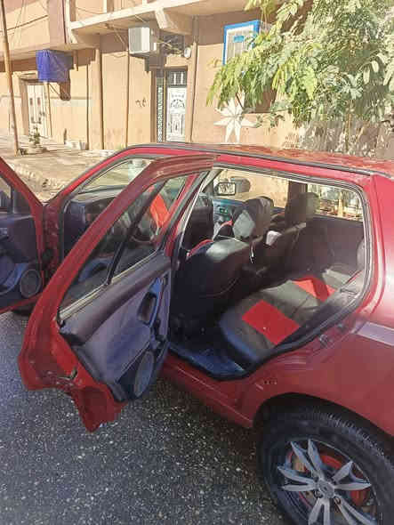 السلام عليكم كولف جيته نفخ موديل 1993 محرك 0.8 كروبن بيها السعر 28 وبي مجال ***********
