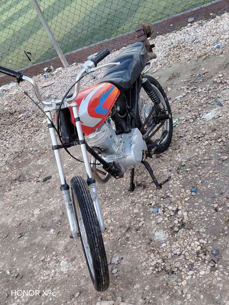 السلام عليكم دراجه للبيع نظيفه كلك مكينه نظيفه وماكينه ايراني واغراض كله نامه السعر 350 وبيها مجال المكان بابل القاسم هذا رقمي***********
