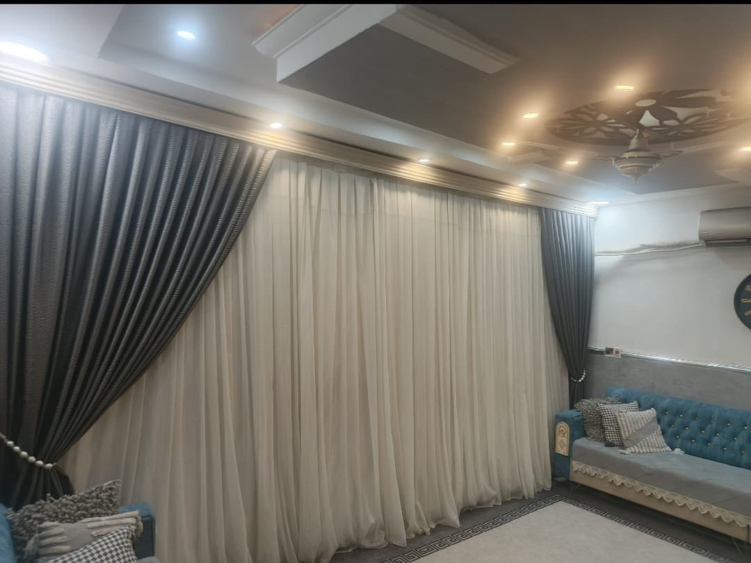 #دار للبيع مساحه ٧٥ م. واقع حال ٨٤. #طابقين ٣ غرف نوم واستقبل وهول ومطبخ وملحقات. بيت نضيف جداا
#العنوان الشعله مقابيل قطاع ل سابع.
*********** اتصال أو واتساب #فقط مكتب الــ قمر لل عقار
