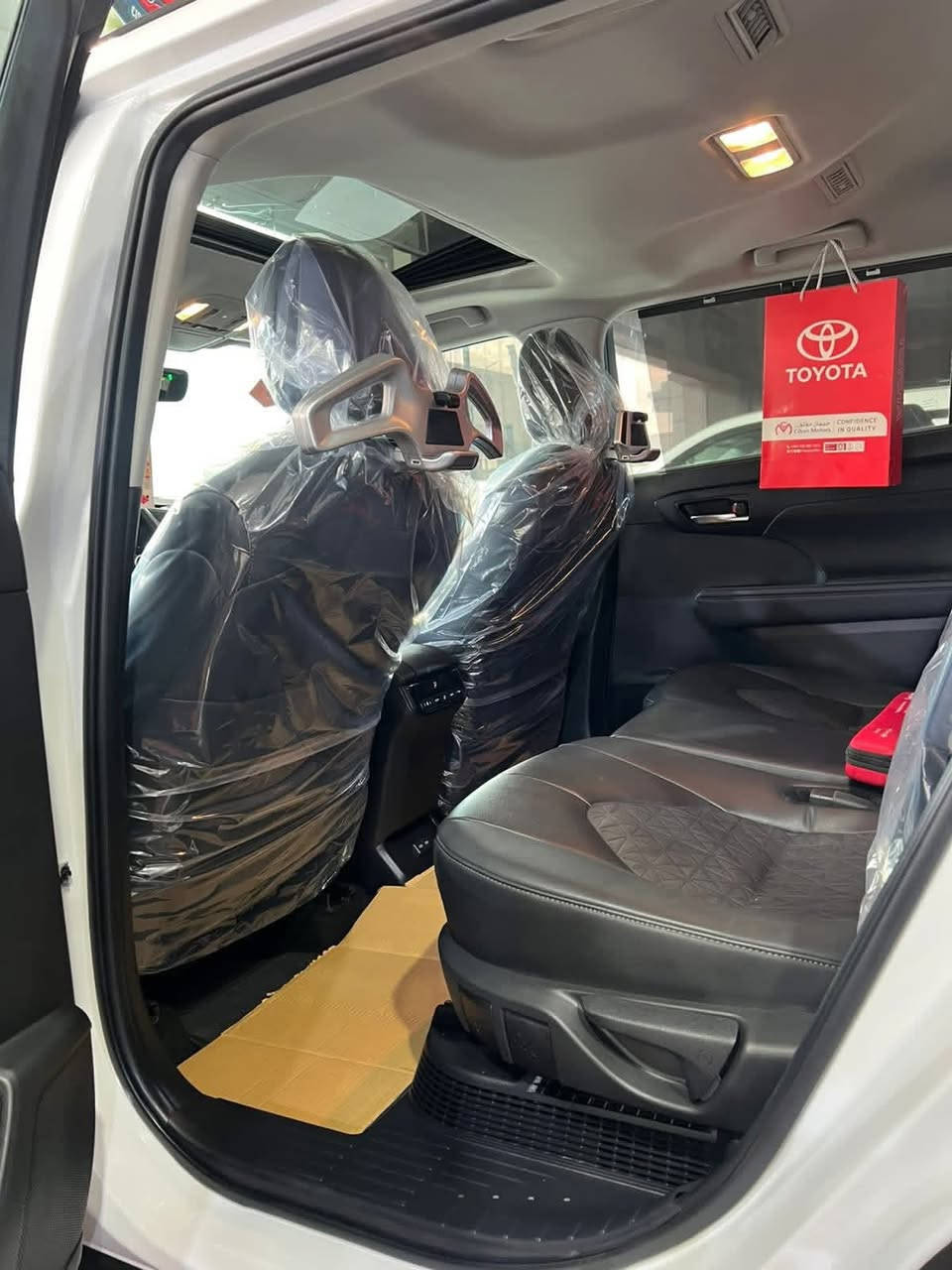 سلام عليكم ورحمة الله وبركاته
هايلندر خليجي هايبرد سياره مواصفات فتحه صندوق كهرباء كرسي كهرباء بصمة سبعه راكب ويل اسود يدات سود حمالات سود باقي مواصفات معروفه مكفوله كفاله 

السيارة كفالة عامه ساز ام الضمان عليه رقم مميز

السعر المطلوب 340 بيه مجال بسيط استفسار اتصال 

***********
