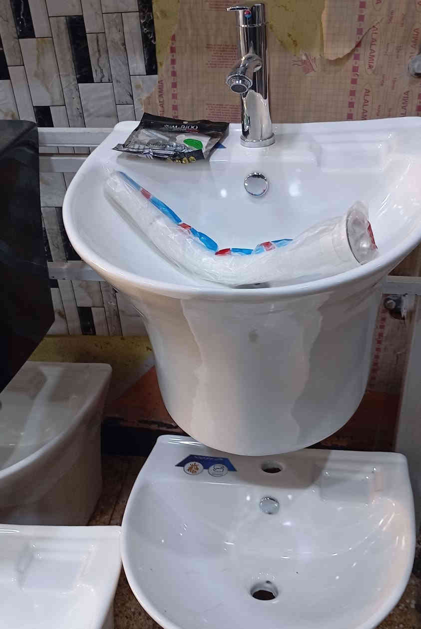 #عرض_بلاش_30_الف_مغسلةتعليك_قياس50_سانتيم_كامله_مع_الخلاط_وصوندة_التصريف+الچوي تثبيت
فقط 30 الف سماوه حي الصدر ***********
