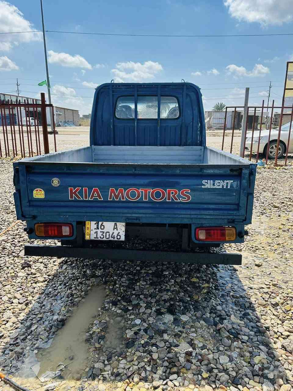 للبيع 
كيا ام عيون
موديل 2001
رقم قادسيه دولي 
مكفوله كفاله عامه 
مكان السياره بابل الشوملي 
الاستفسار ***********
